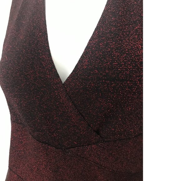 Le Chateau Red Black sparkly top tank blouse sleeveless v-neck stretchy NWT - Picture 3 of 4